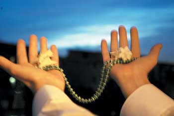 دست کشیدن به صورت پس از دعا,دعا,دعا کردن,آداب دعاکردن