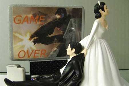 مجسمه های دیدنی عروس و داماد روی کیک عروسی