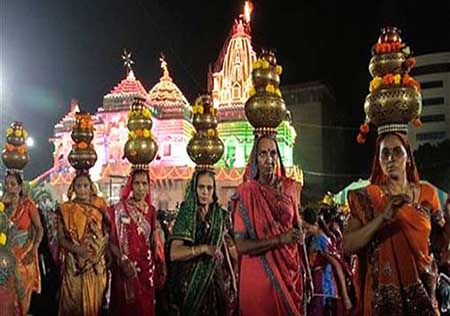 جشنواره ناواراتری در هندوستان