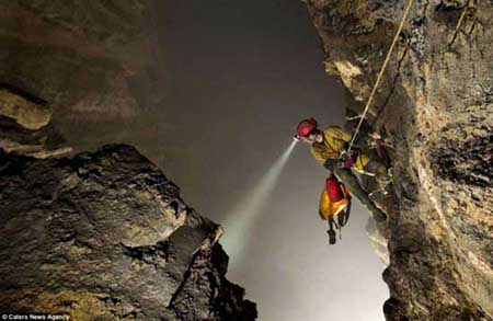 یک غار عظیم و باشکوه در چین