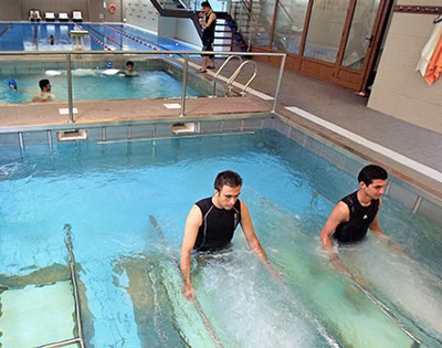 ورزش برای دیسک کمر,درمان دیسک کمر با ورزش,شنا کردن