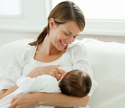 طریقه شیر دادن به نوزاد,شیر دادن به نوزاد در حالت خوابیده